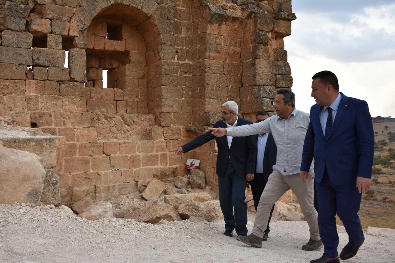 Beyoğlu: Zerzevan Kalesi Dünya Kültür Mirası listesine alınmalı Beyoğlu: Zerzevan Kalesi Dünya Kültür Mirası listesine alınmalı